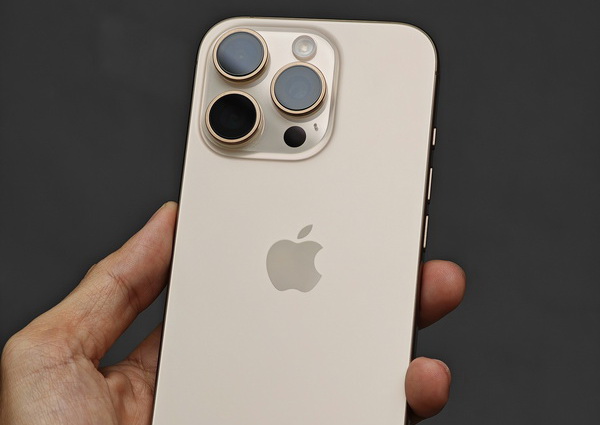 Who Can Afford the iPhone Easiest? Swiss and Americans Work 2 Days, Indians Nearly 6 Months to Buy One